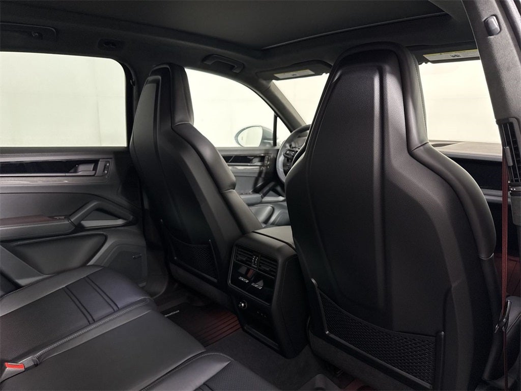 2025 Porsche Cayenne GTS