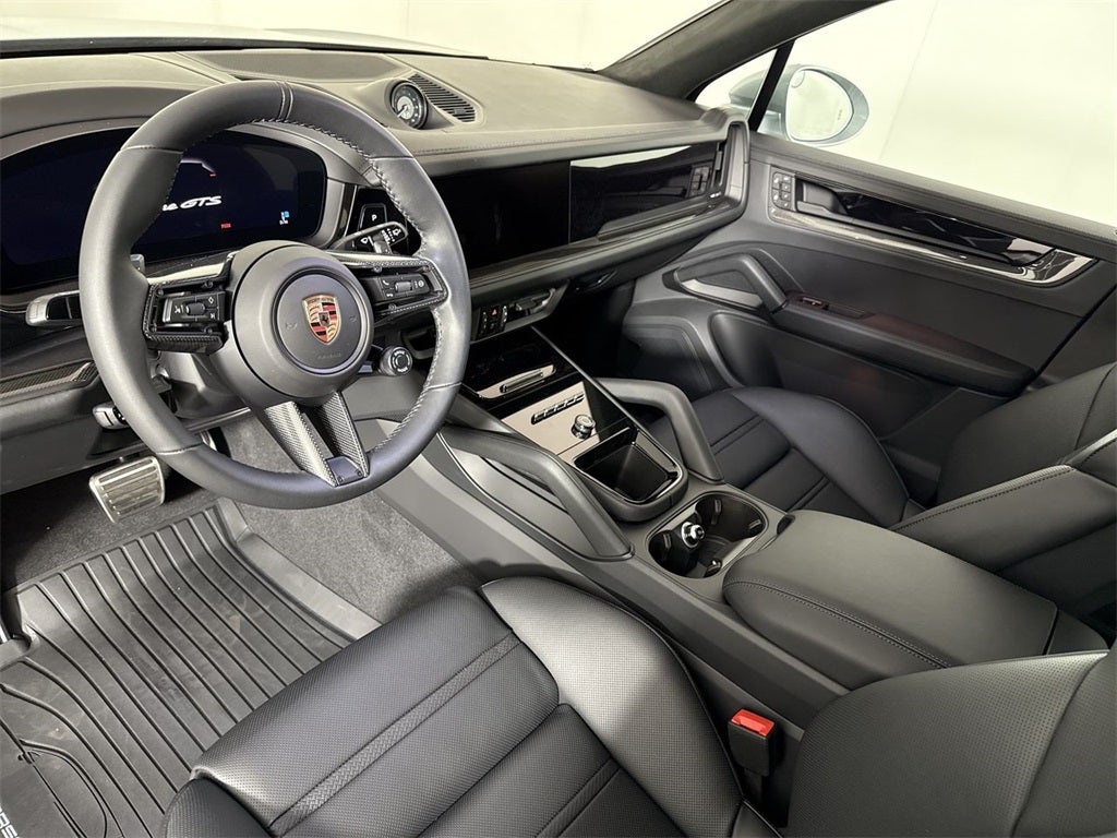 2025 Porsche Cayenne GTS