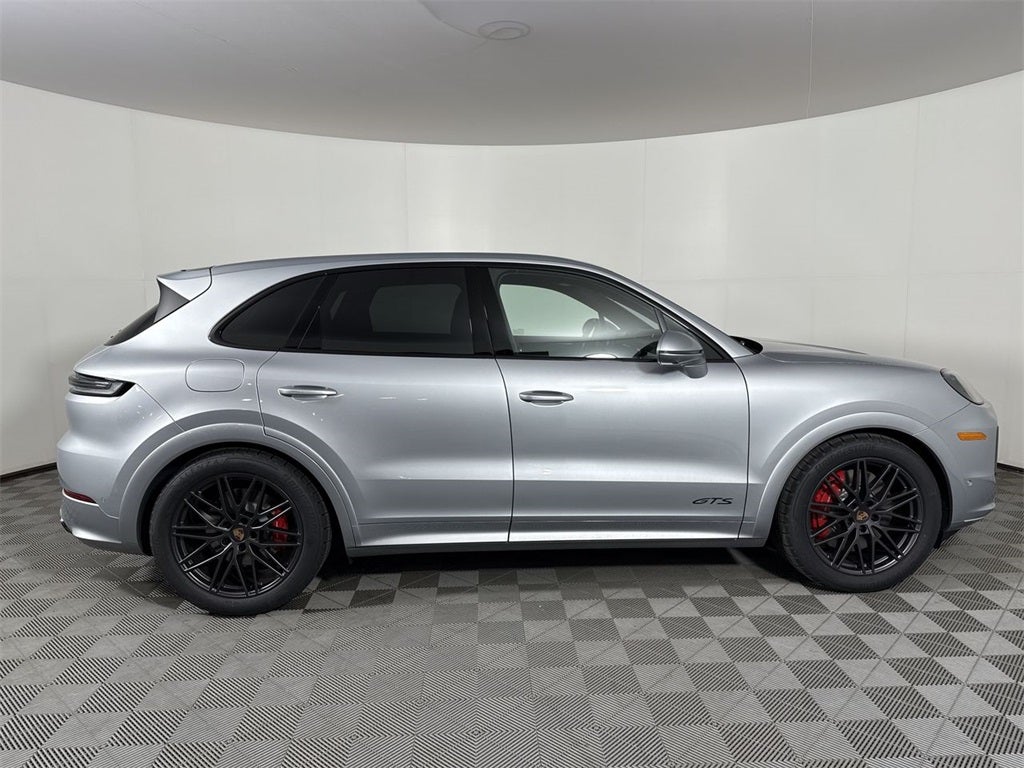 2025 Porsche Cayenne GTS