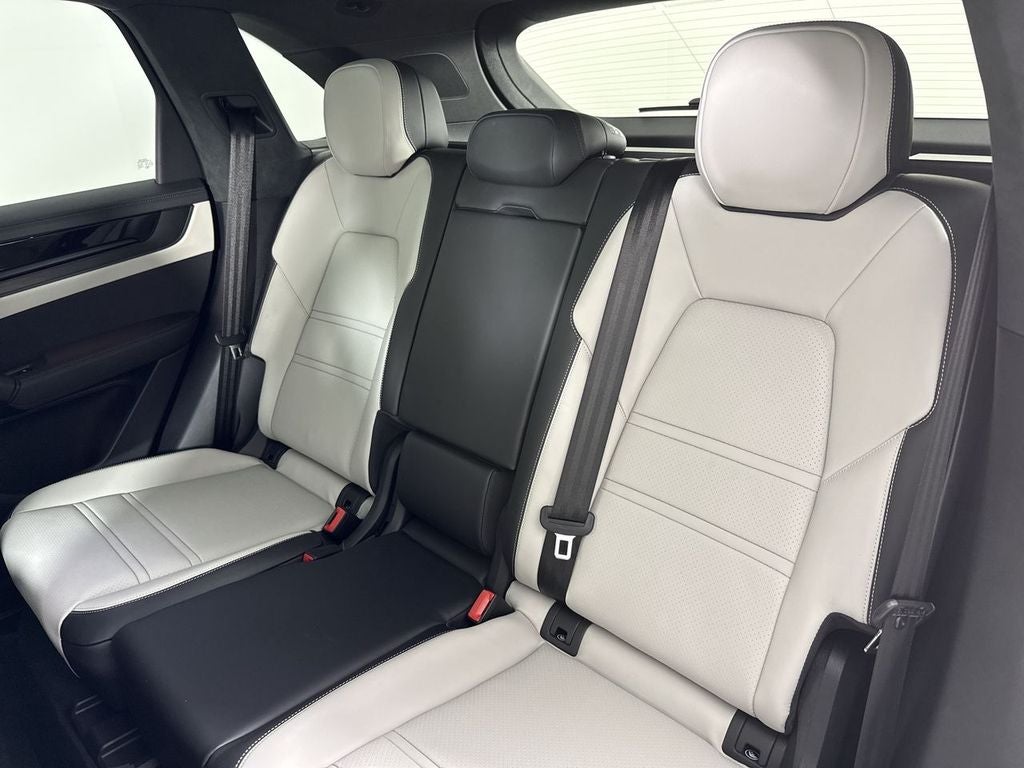 2026 Porsche Cayenne Cayenne GTS