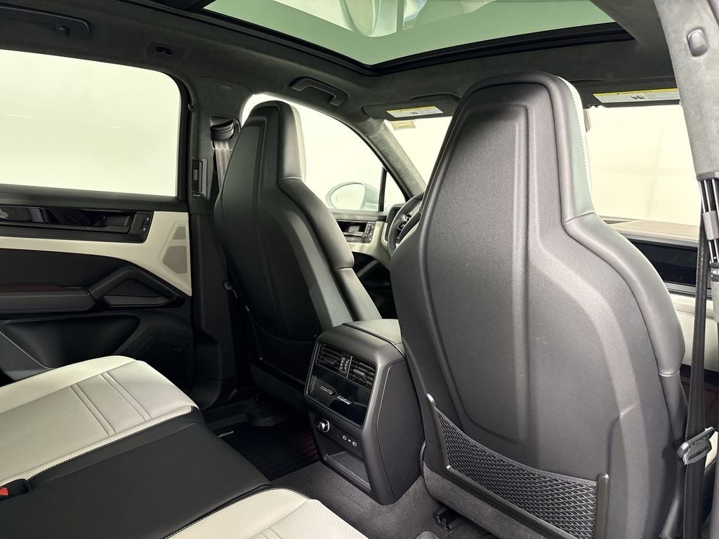 2026 Porsche Cayenne Cayenne GTS