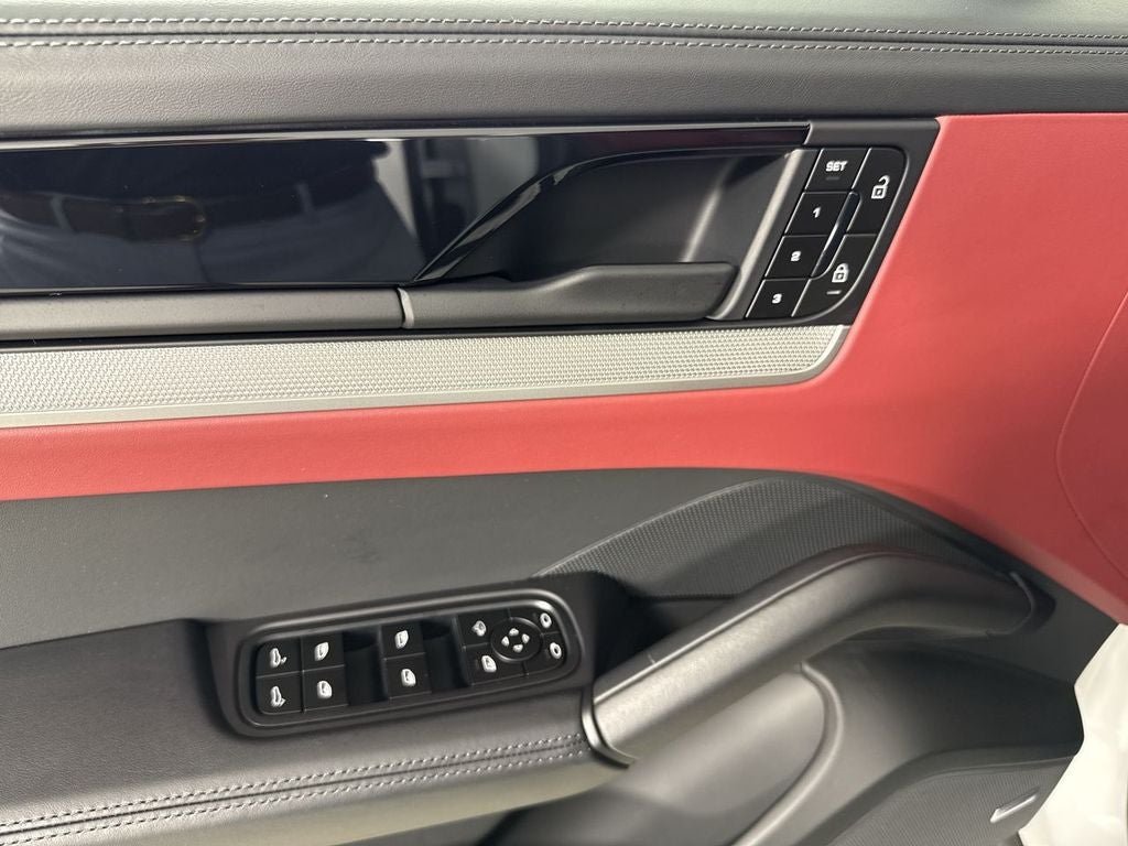 2025 Porsche Cayenne S