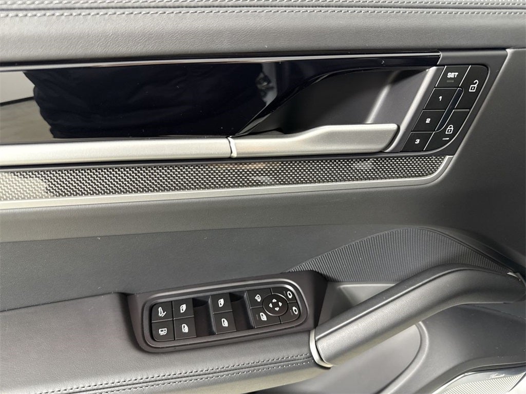 2025 Porsche Cayenne E-Hybrid Turbo E-Hybrid