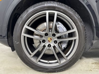 2022 Porsche Cayenne Coupe Base