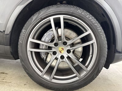 2022 Porsche Cayenne Coupe Base