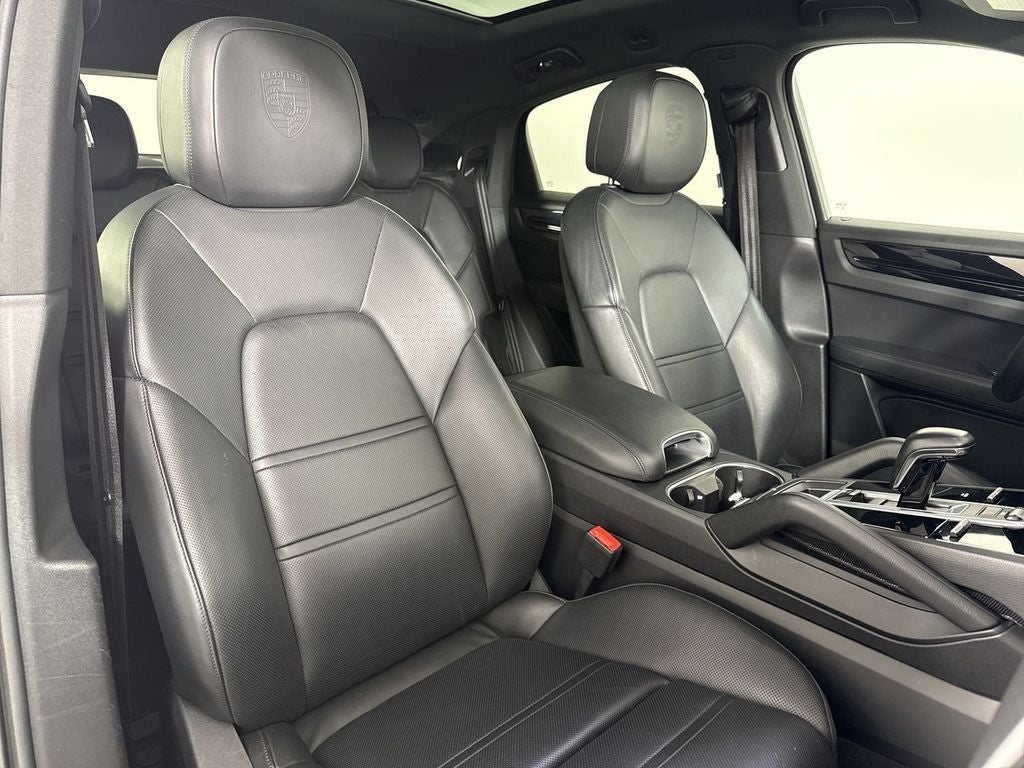 2022 Porsche Cayenne Coupe Base