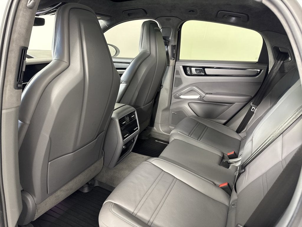 2023 Porsche Cayenne Coupe Turbo