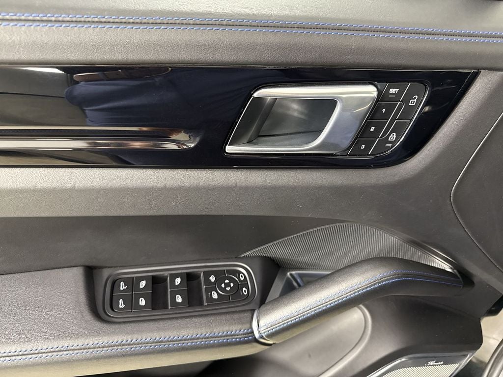 2023 Porsche Cayenne Coupe Turbo