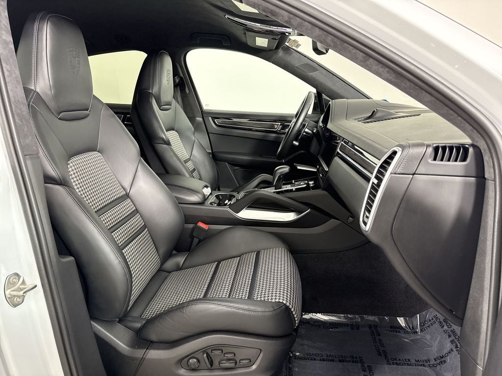 2023 Porsche Cayenne Coupe Turbo