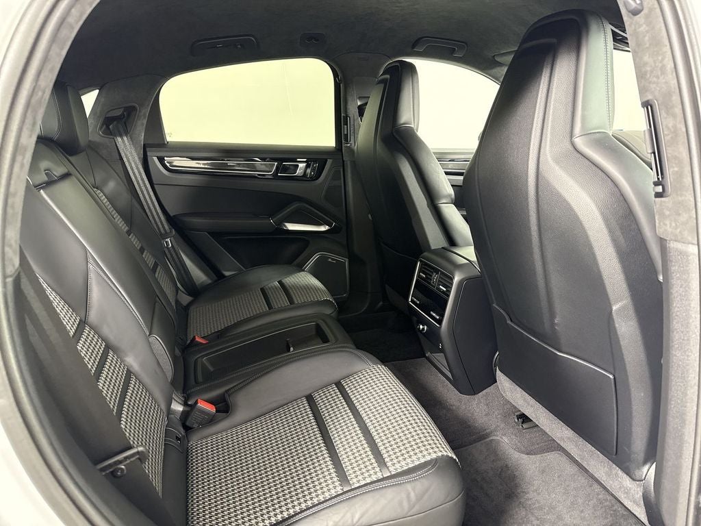 2023 Porsche Cayenne Coupe Turbo
