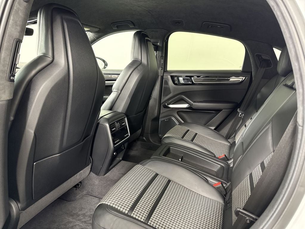 2023 Porsche Cayenne Coupe Turbo