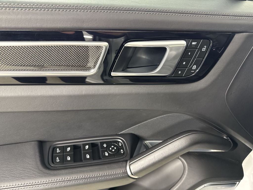2023 Porsche Cayenne Coupe Turbo