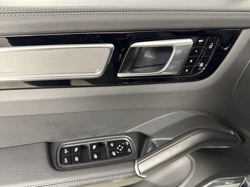 2020 Porsche Cayenne Coupe Turbo