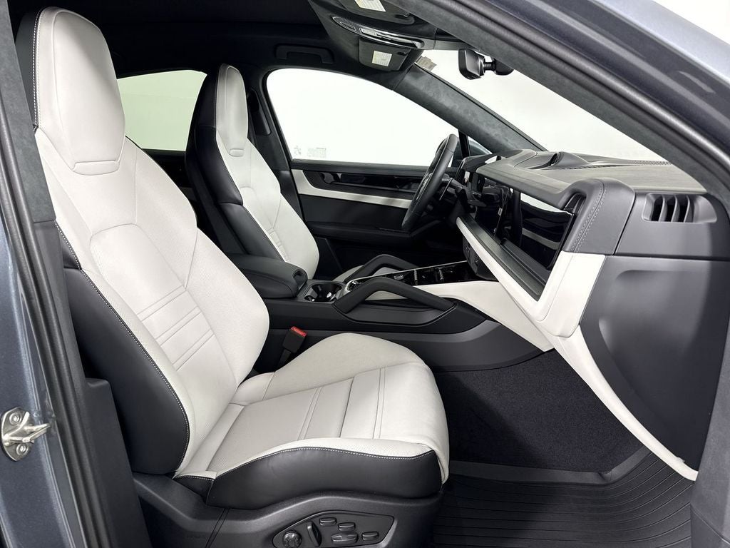 2026 Porsche Cayenne Coupe Cayenne GTS Coupe