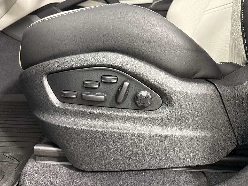 2026 Porsche Cayenne Coupe Cayenne GTS Coupe