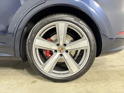 2026 Porsche Cayenne Coupe GTS