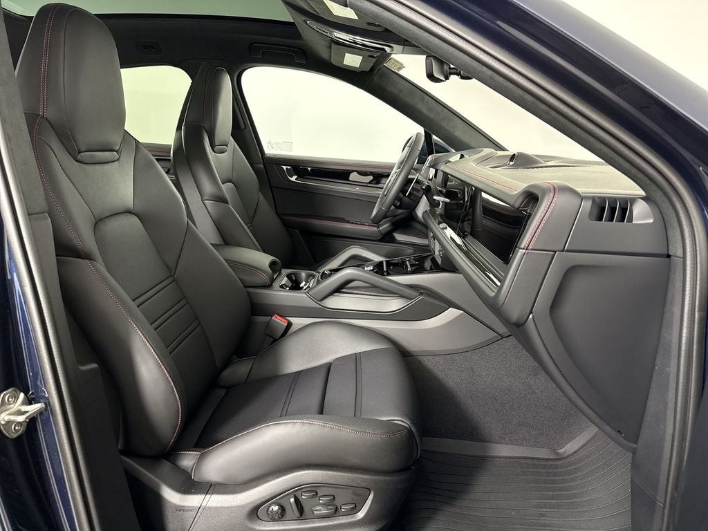 2026 Porsche Cayenne Coupe GTS
