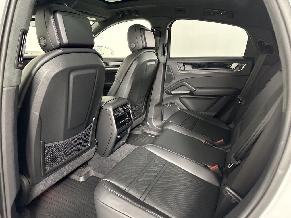 2026 Porsche Cayenne Coupe GTS