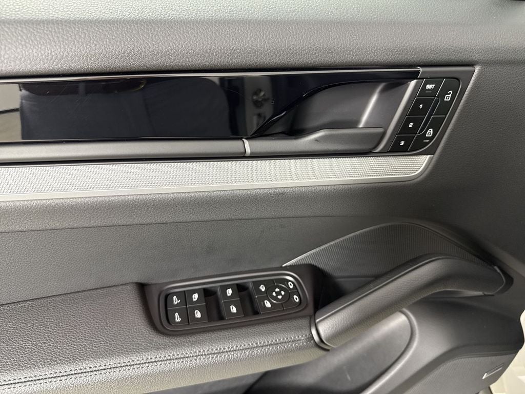 2025 Porsche Cayenne Coupe S